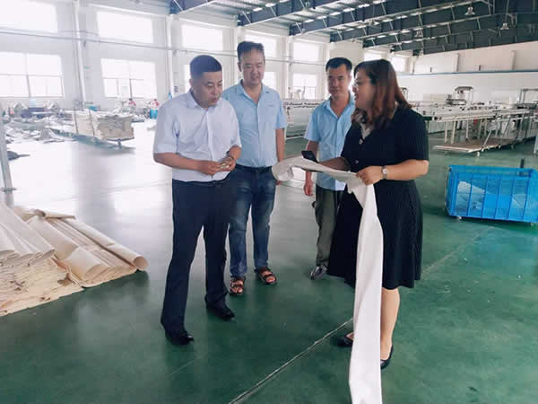 1598509389144.jpg 新聞=內(nèi)蒙古億利集團(tuán)領(lǐng)導(dǎo)蒞臨我司考察指導(dǎo)工作05.jpg